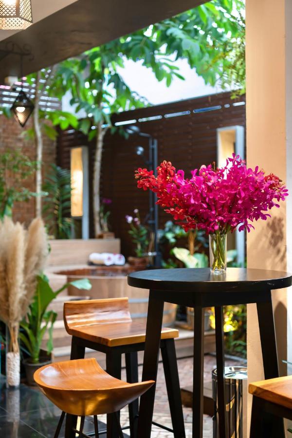 Red Door Heritage Hotel Bangkok Buitenkant foto